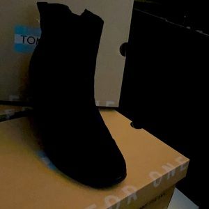 Black suede Toms booties size 5 New w/o tags